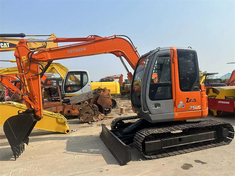 استفاده شده مینی حفاری Hitachi ZX75US استفاده شده 7.5 تن Hitachi ZX75 مینی حفاری حفاری