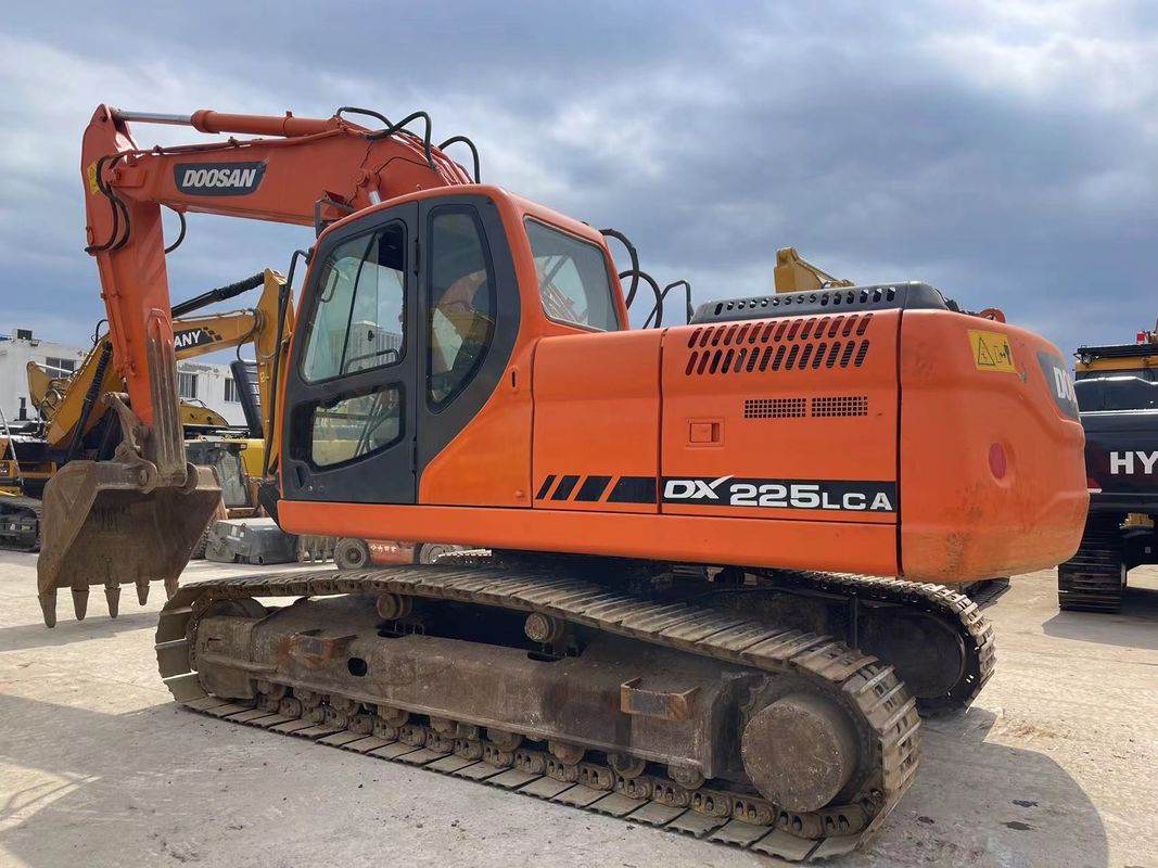 کاوشگر دوسان DX225LCA 22 تن در حالت عالی