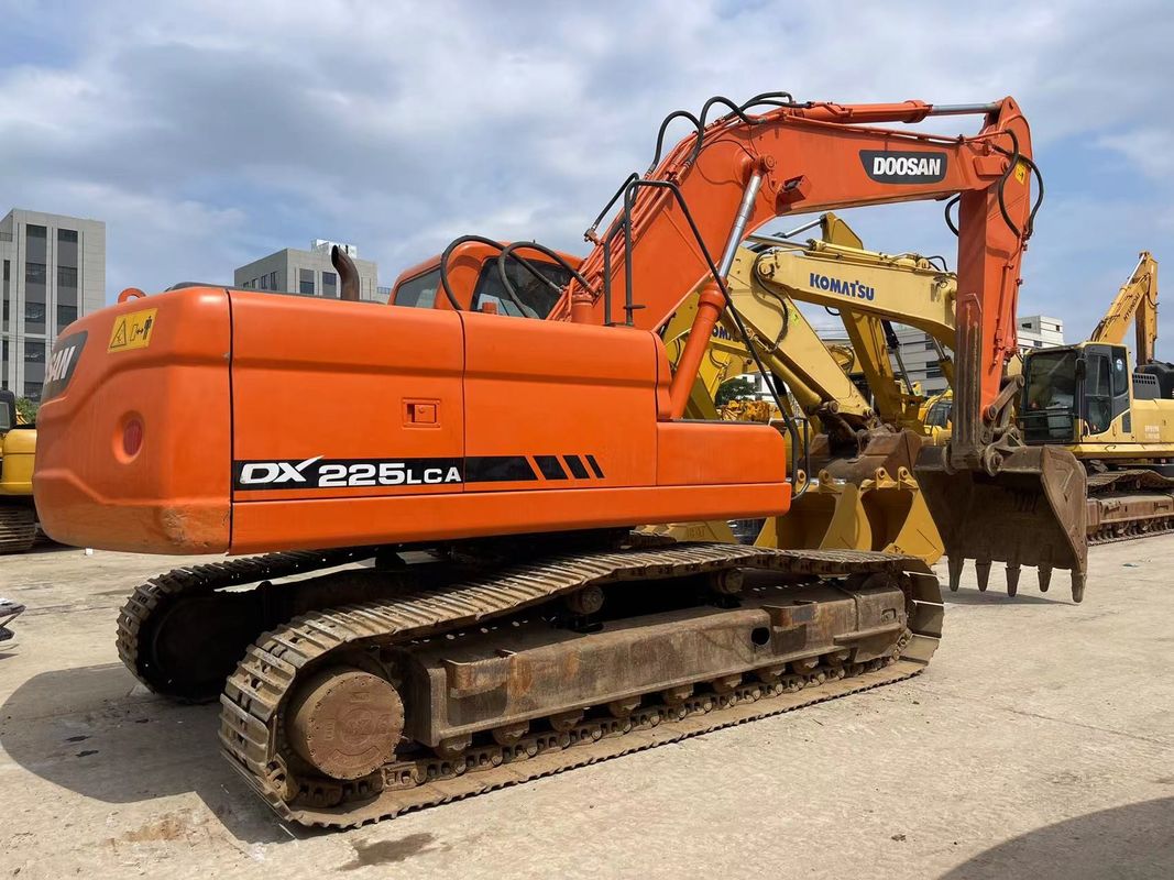 کاوشگر دوسان DX225LCA 22 تن در حالت عالی