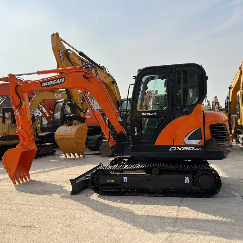 کاوشگر کوچک 6 تن دوسان DX60
