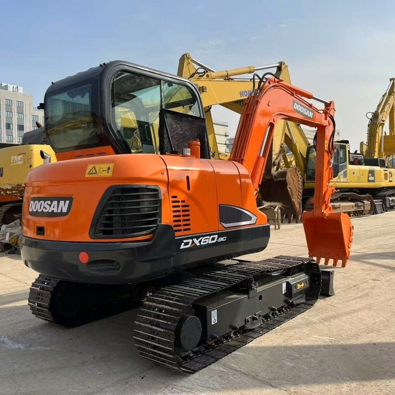 کاوشگر کوچک 6 تن دوسان DX60