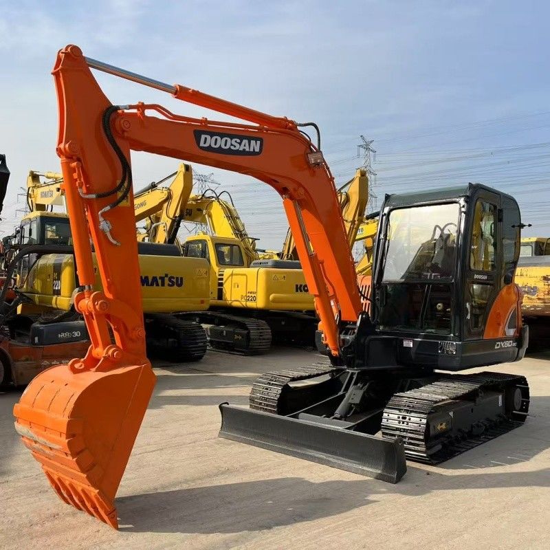 کاوشگر کوچک 6 تن دوسان DX60