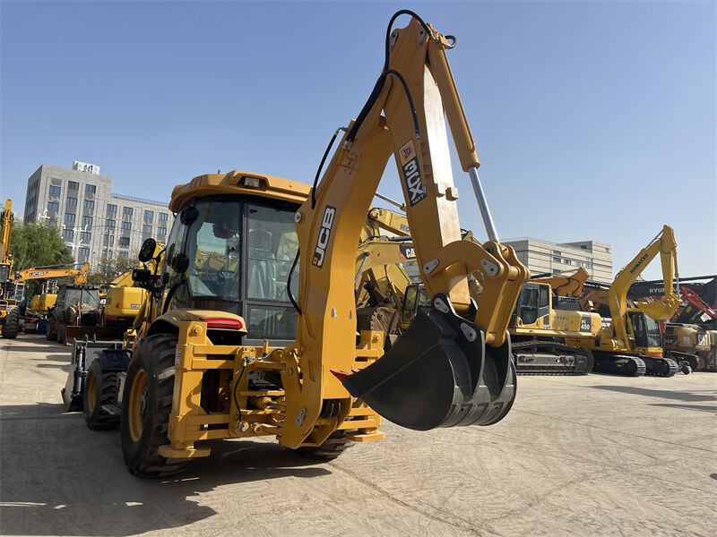 ماشین‌آلات ساختمانی در شرایط خوب، لودر بیل‌دار JCB 3CX نو برای فروش