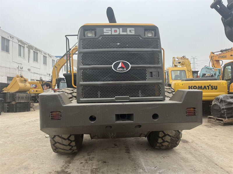 حالت خوب SDLG L958F چرخ بارگیری استفاده شده با قدرت موتور 178 KW، وزن عملیاتی 6000 کیلوگرم و مدل سال 2024