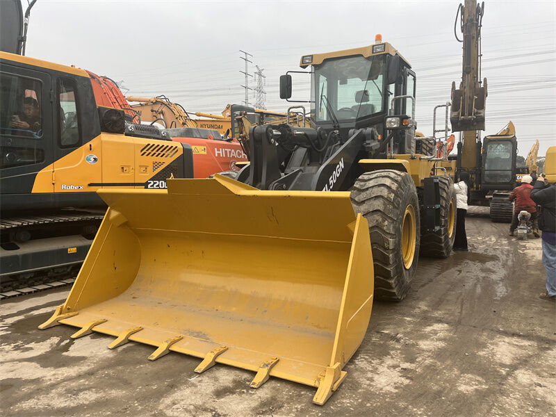 لودر XCMG ZL50GN دست دوم در شرایط خوب، با مواد سنگین، مناسب برای بارگیری و حمل و نقل، برای فروش